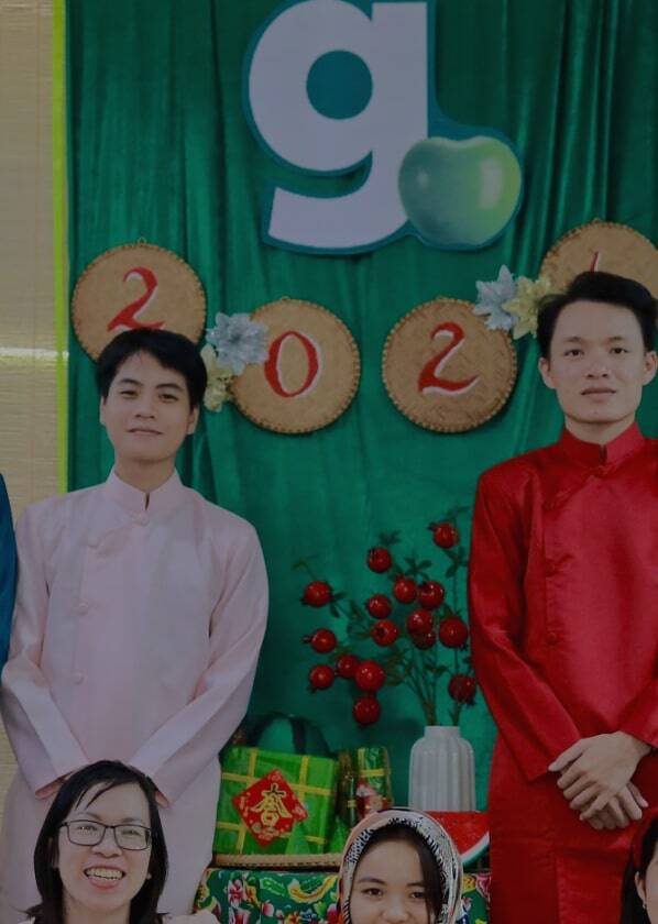 Two people with Tet