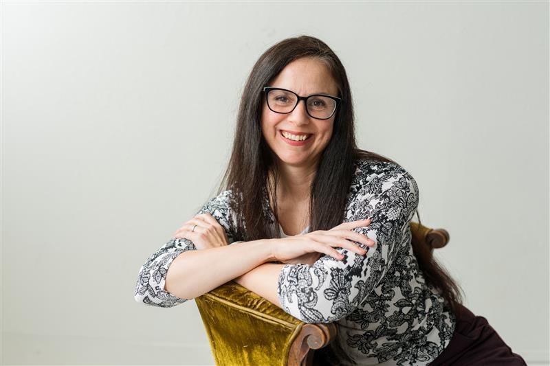 Angela Russell